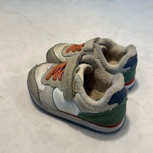 Cat & Jack shoes Size 6